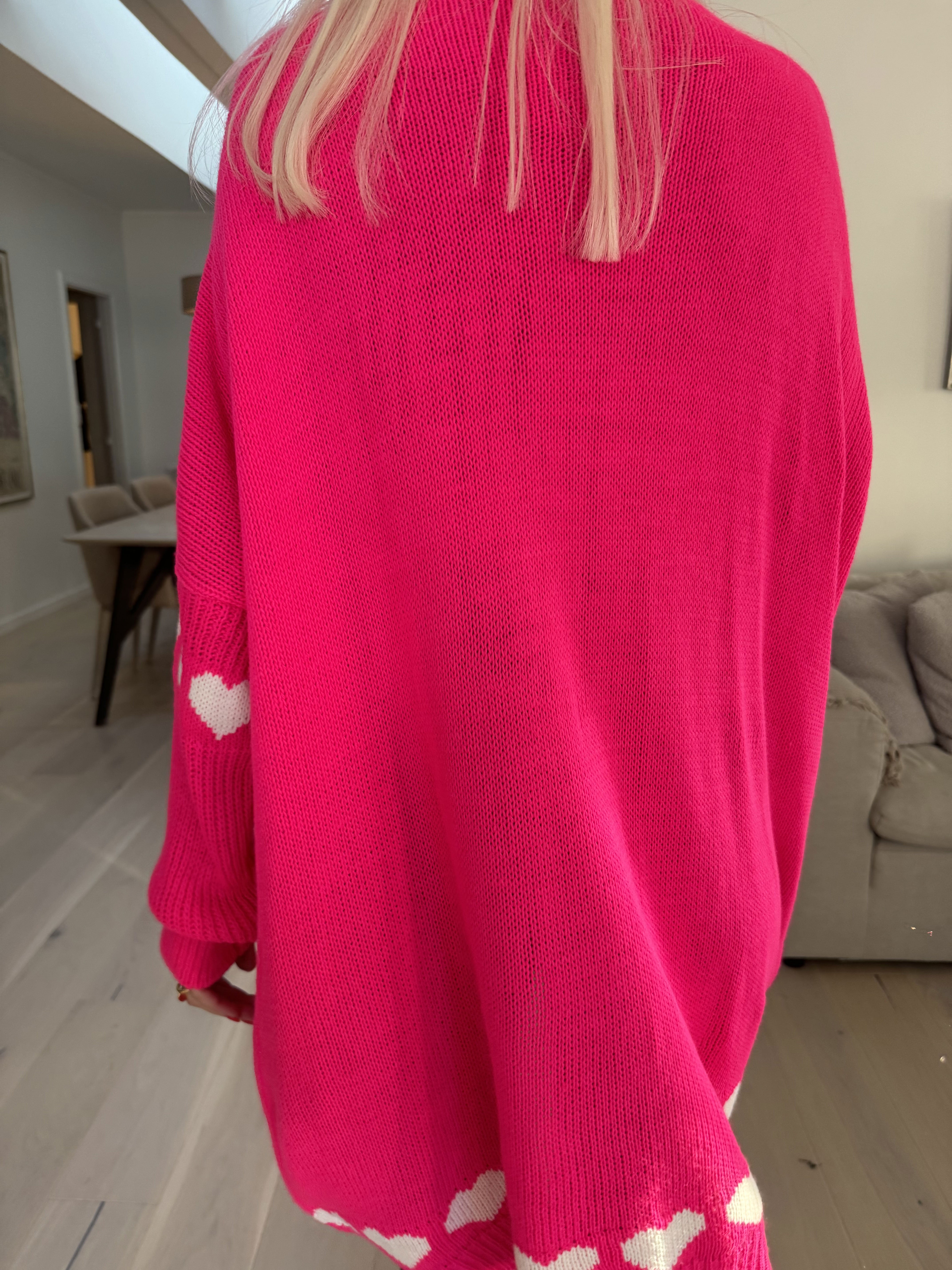 Katerina - Strikkjole med søde hjertedetaljer